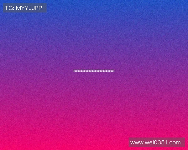 足球明星时尚风采解析从球场到生活的穿搭艺术与个性展示